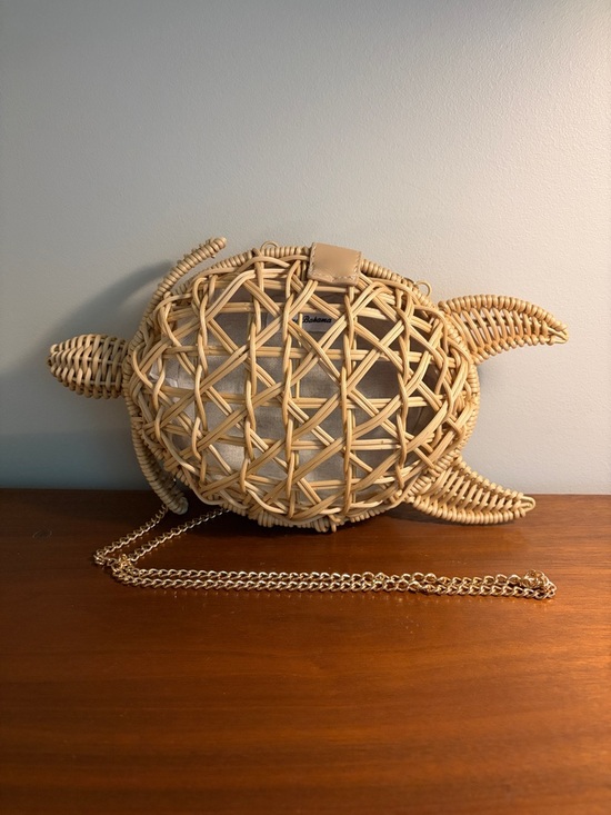 Tommy Bahama Handbags - Tommy Bahama "Turtle Time" Crossbody Purse